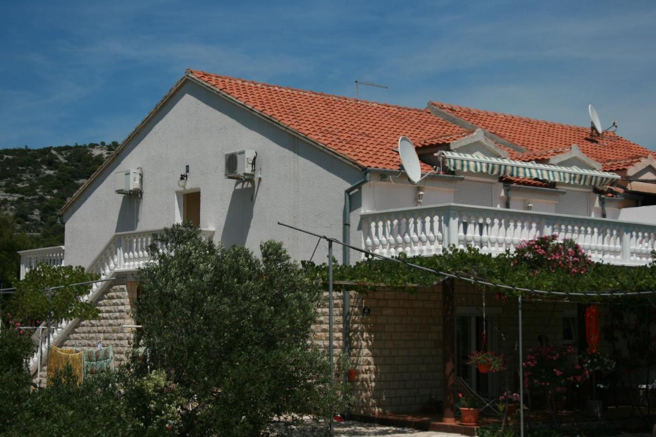 Apartments And Rooms With Parking Space Jezera, Murter - 5082 Экстерьер фото